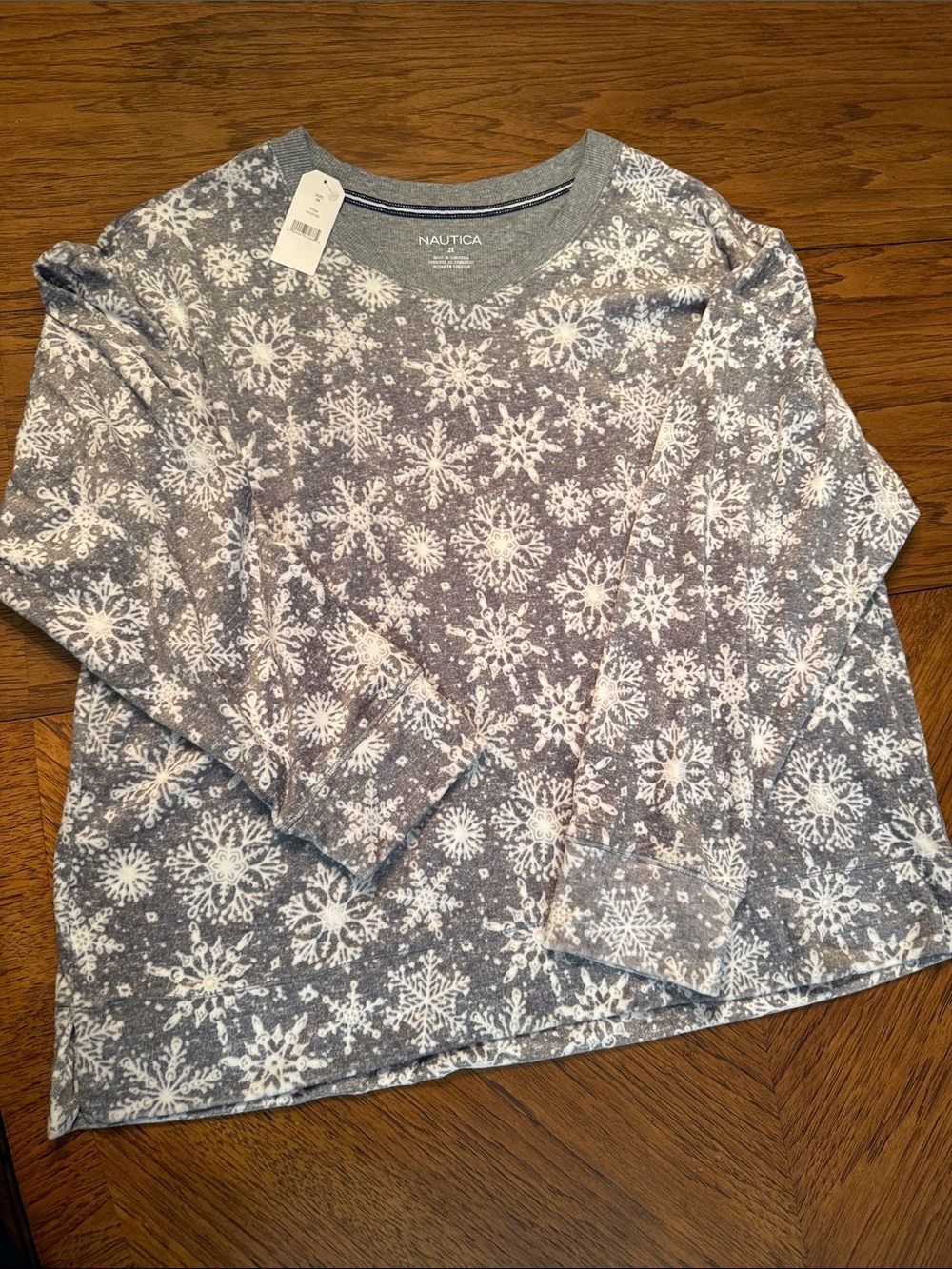 Nautica Gray Long-Sleeve Snowflake Print Top